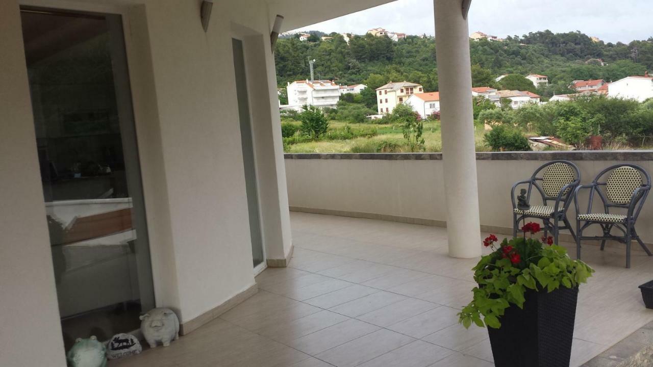 Nina Villa Rab Town Exterior photo