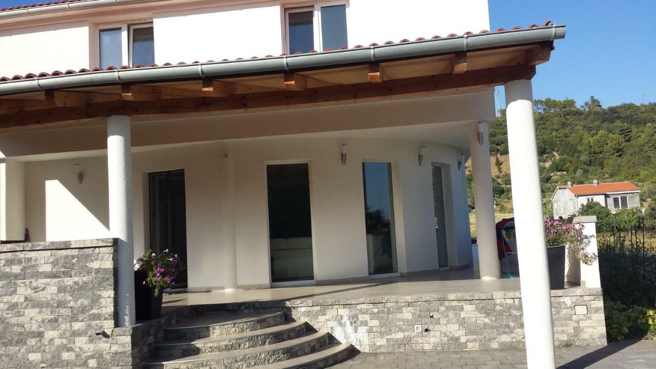 Nina Villa Rab Town Exterior photo